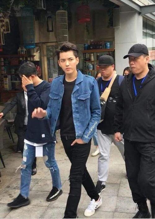 男明星娱乐圈吃瓜事件,揭秘男明星神秘吃瓜事件